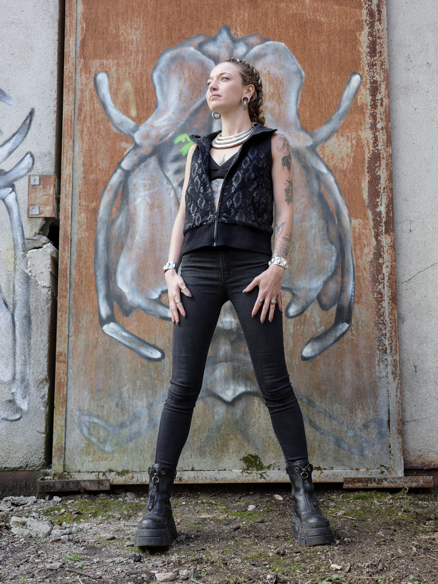 ELEMENT ✦ SNAKE ✦ BLACK