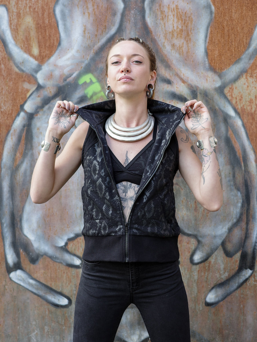 ELEMENT ✦ SNAKE ✦ BLACK