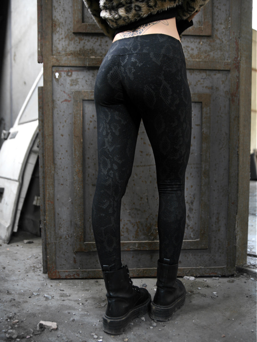 HATHA ✦ SNAKE ✦ BLACK