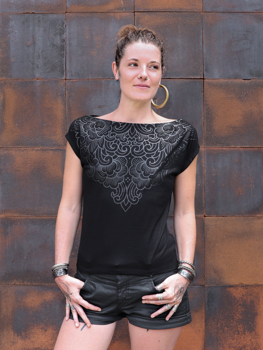 NOMAD ✦ BOTAN ✦ BLACK