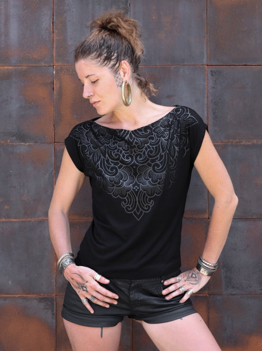 NOMAD ✦ BOTAN ✦ BLACK