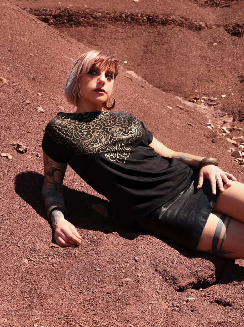 NOMAD ✦ BOTAN ✦ BLACK & GOLD