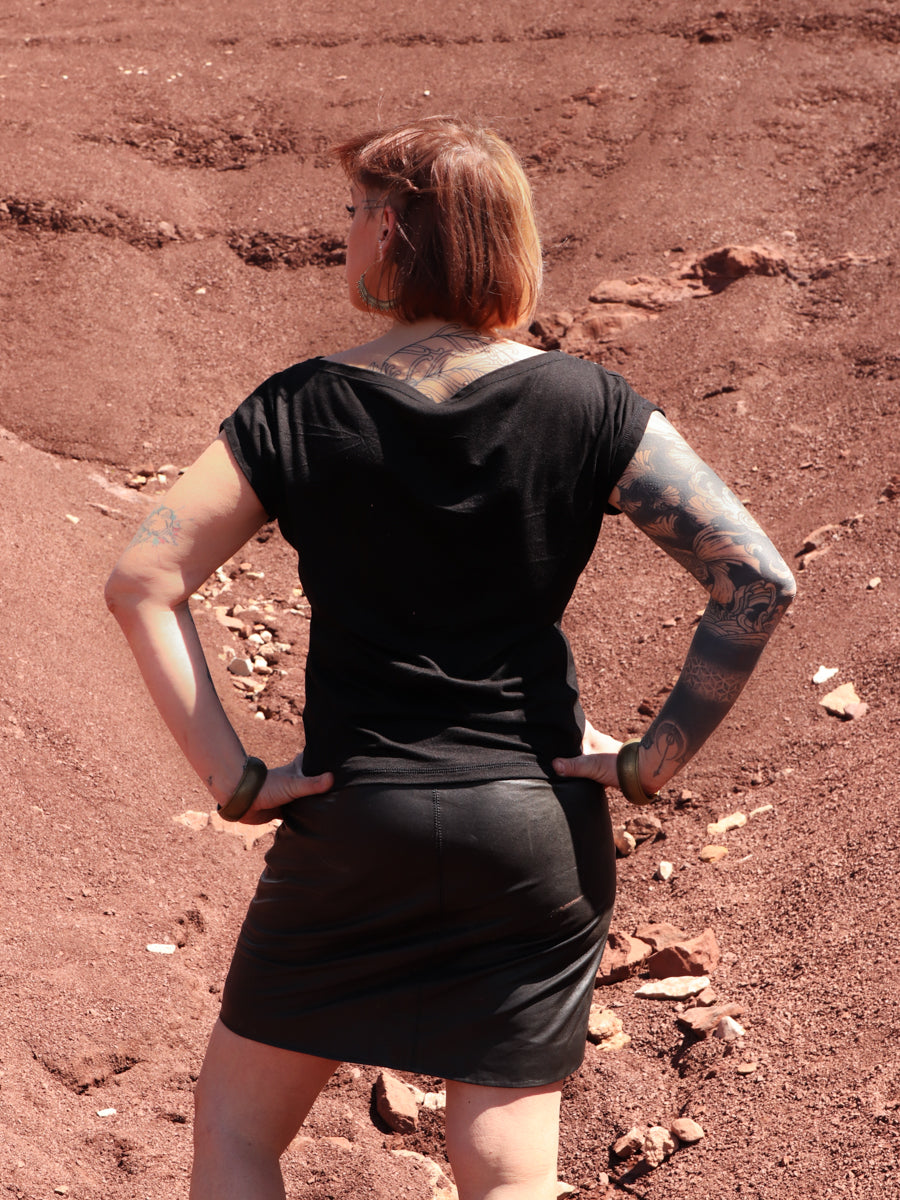 NOMAD ✦ BOTAN ✦ BLACK &amp; GOLD