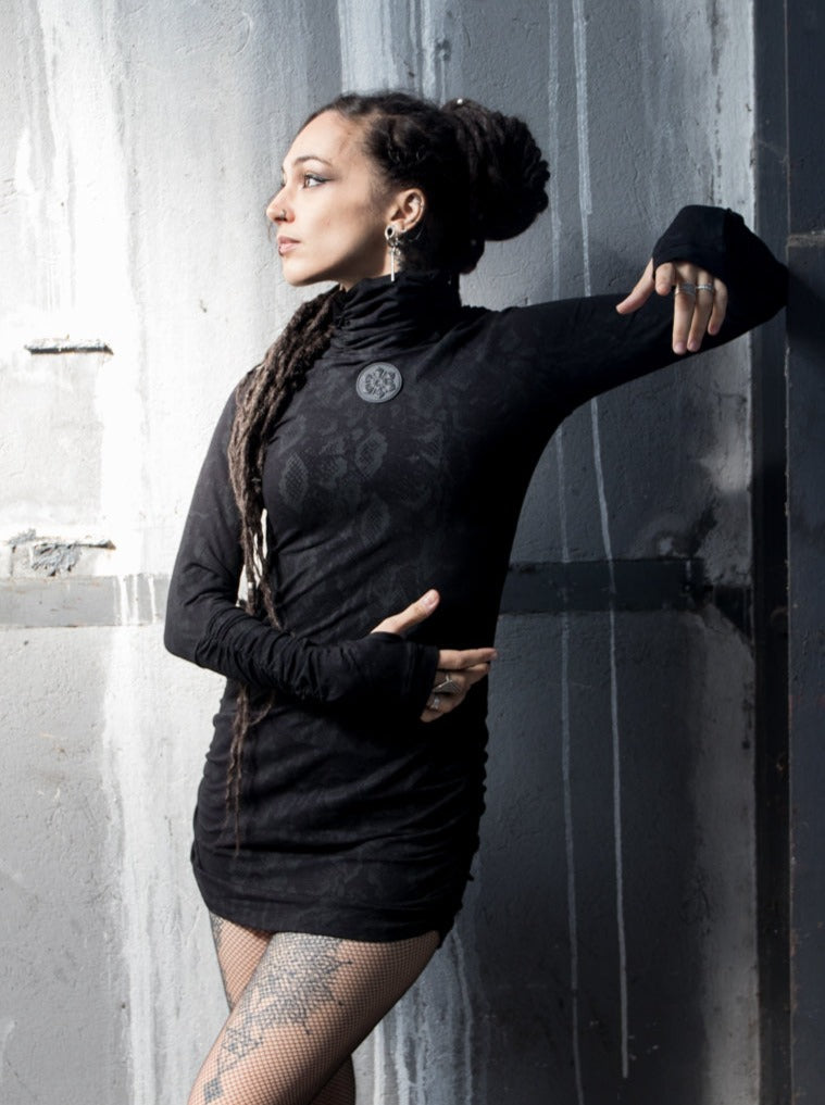 SUTRA ✦ SNAKE ✦ BLACK