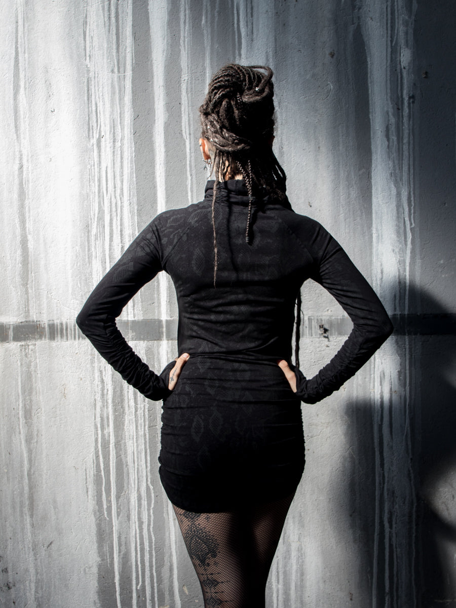 SUTRA ✦ SNAKE ✦ BLACK