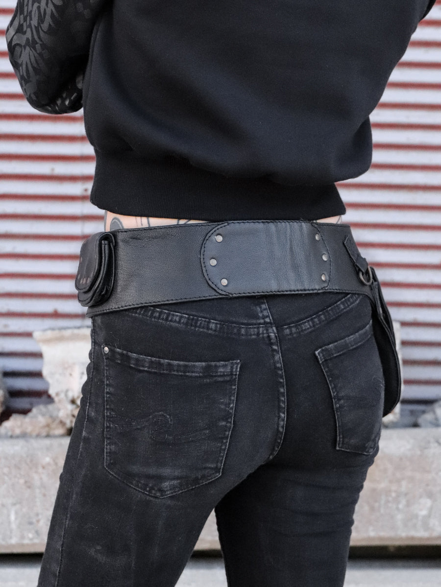 ISHTAR 2.0 ✦ BLACK ✦ GOLD