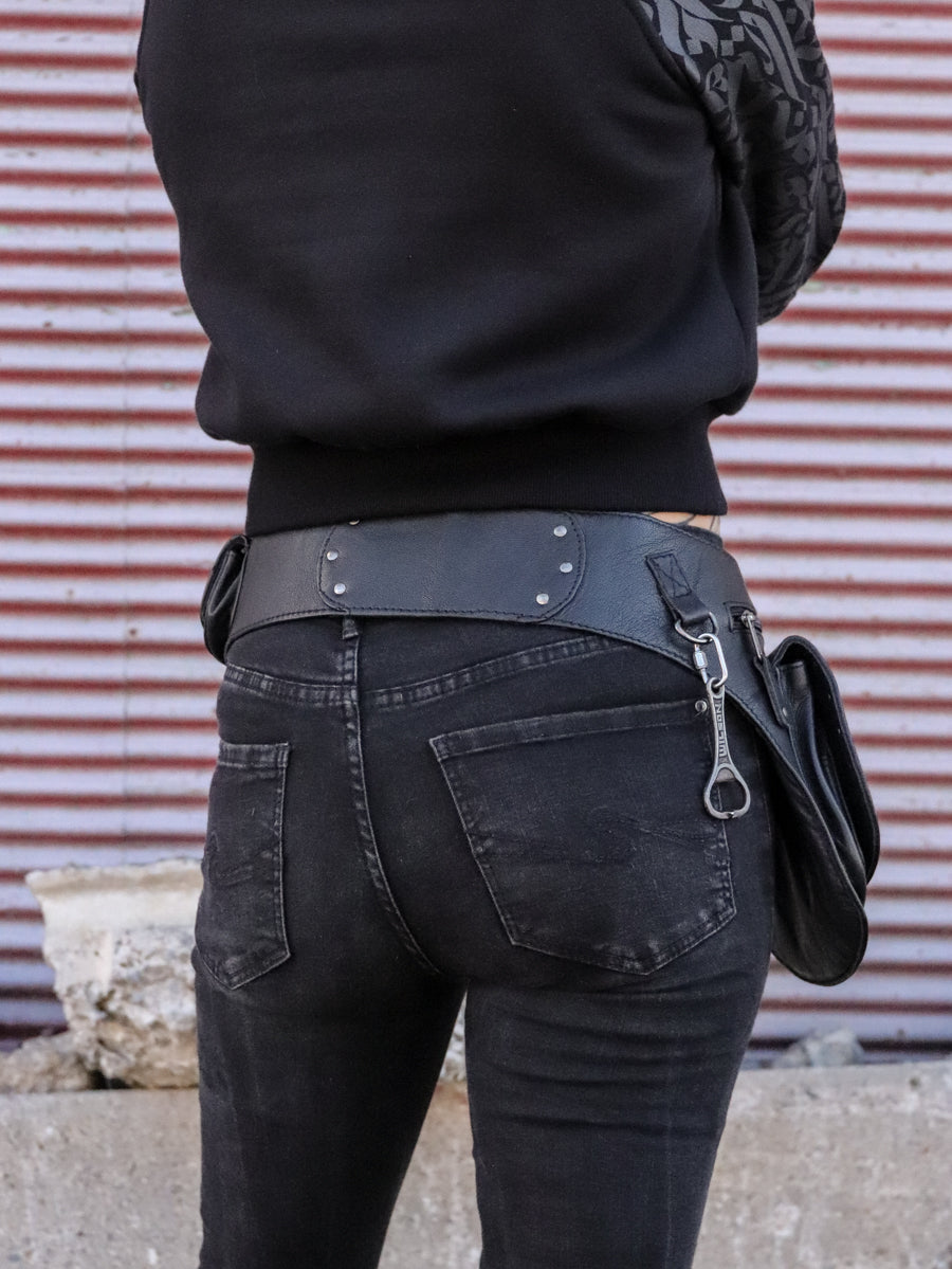 ISHTAR 2.0 ✦ BLACK ✦ SILVER