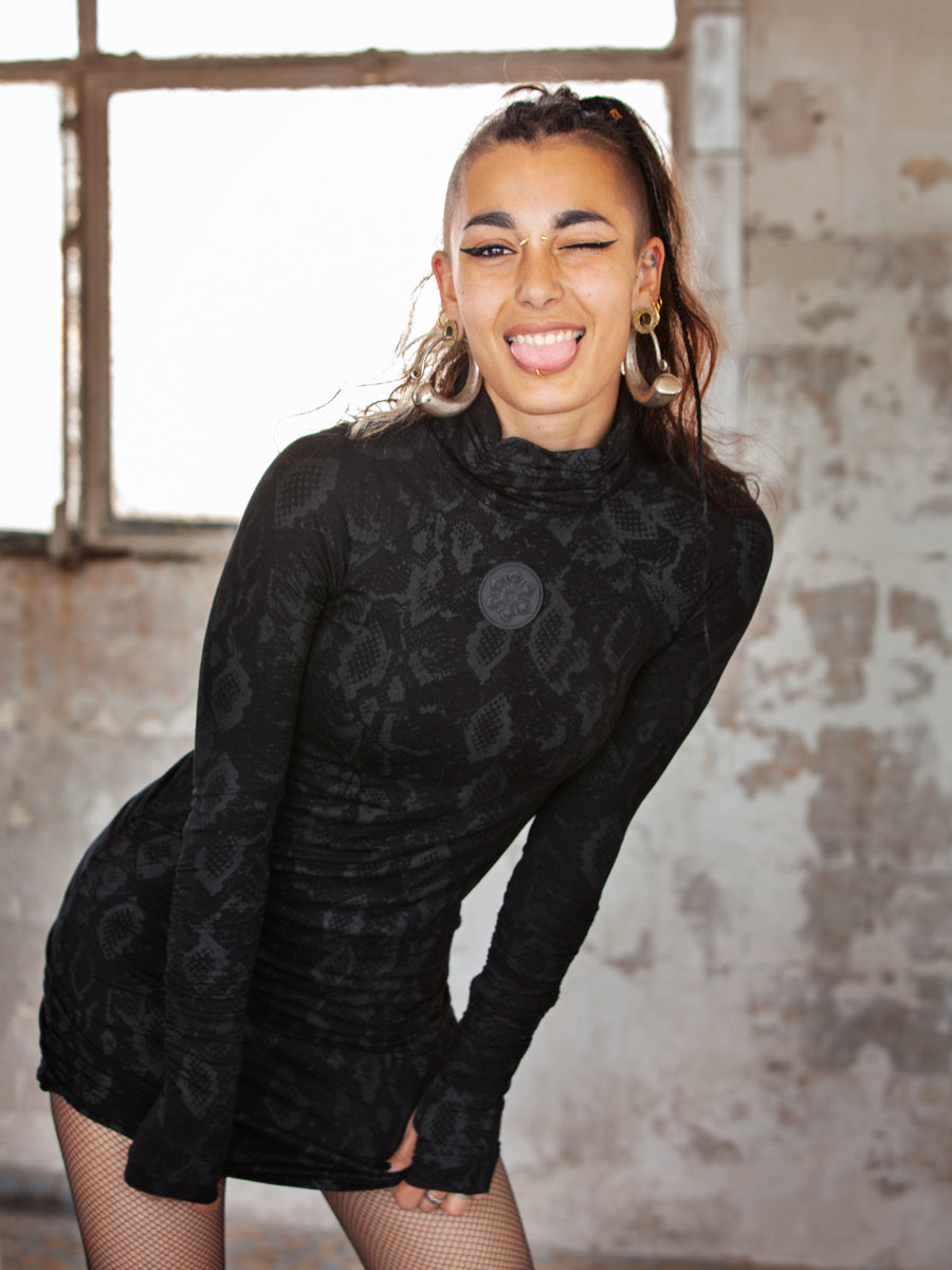 SUTRA ✦ SNAKE ✦ BLACK