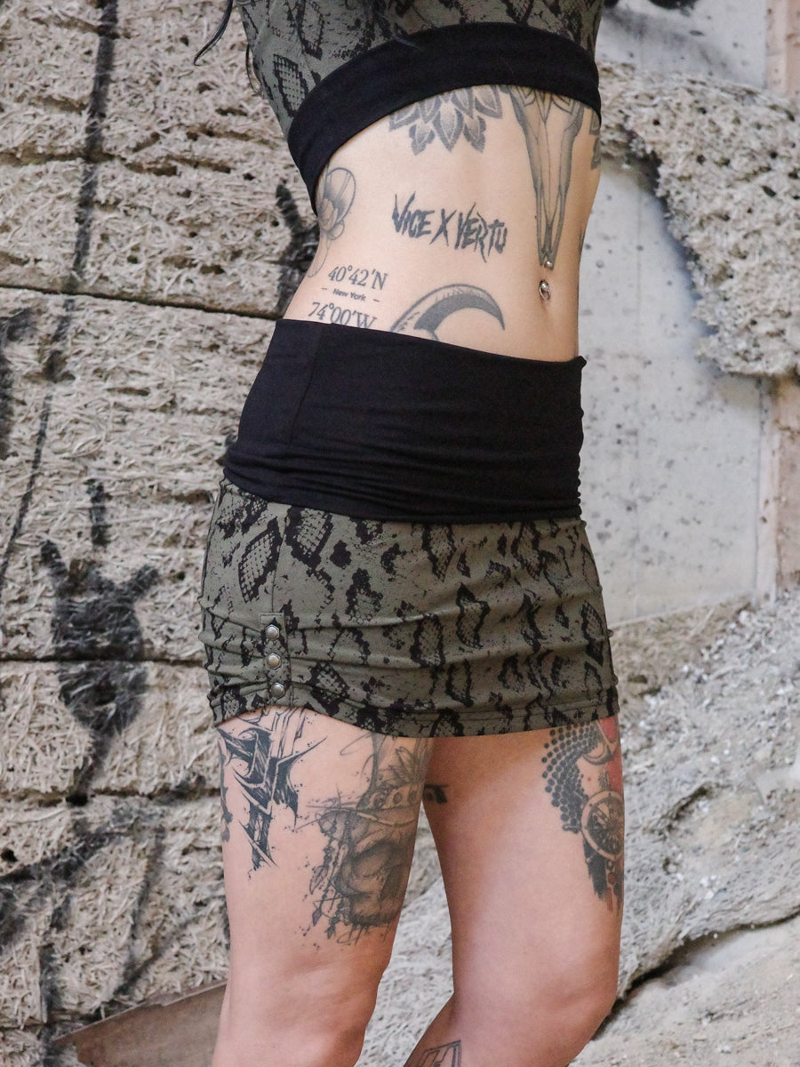 KILLA ✦ SNAKE ✦ LICHEN