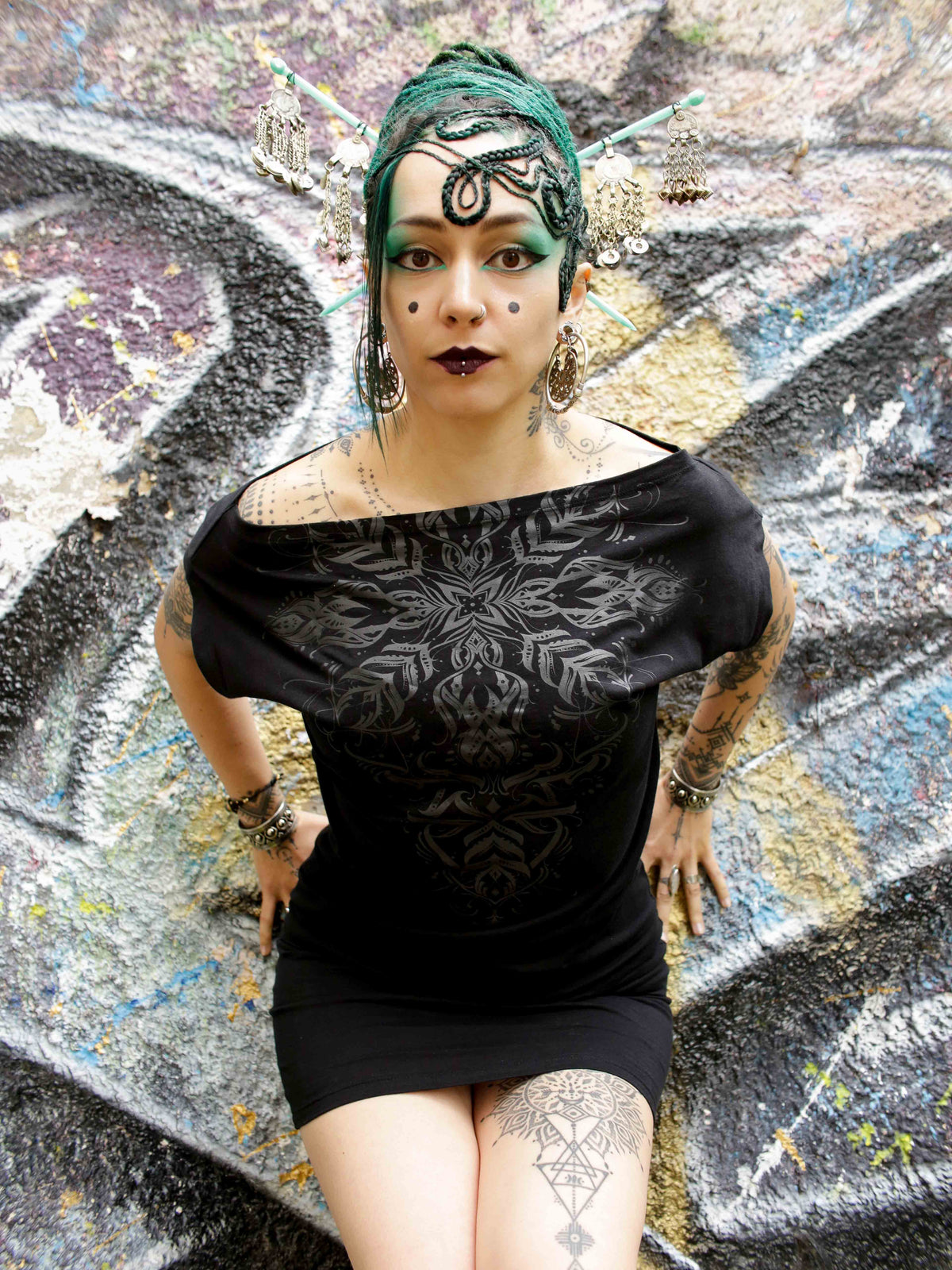 black cotton jersey t-shirt dress with ornemental serigraphy