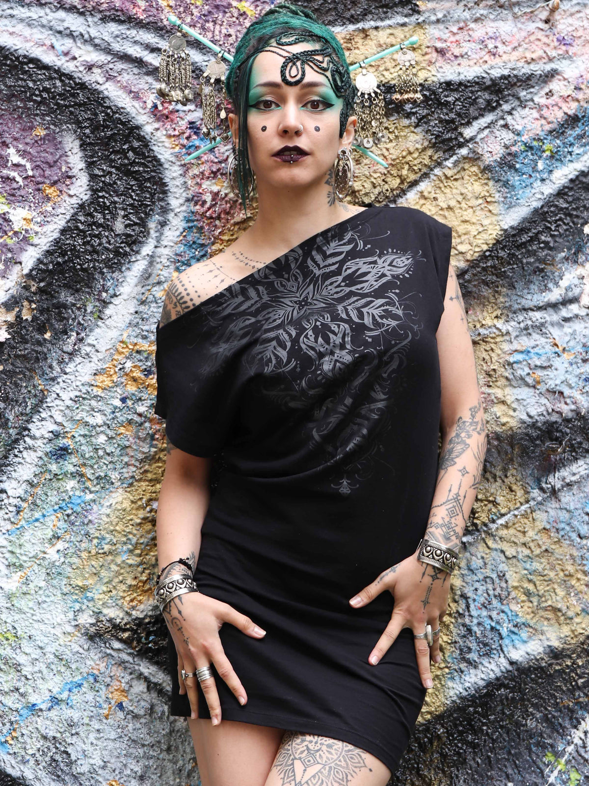 black cotton jersey t-shirt dress with ornemental serigraphy